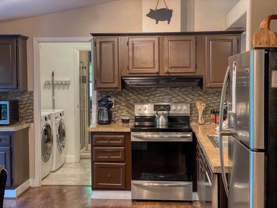 Well-equipped kitchen allows guests to prepare their own meals