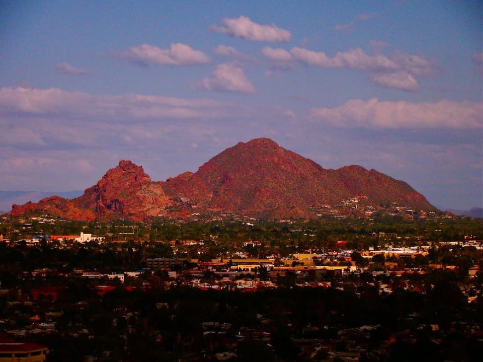15 minute drive to Camelback mountain, great hike!
