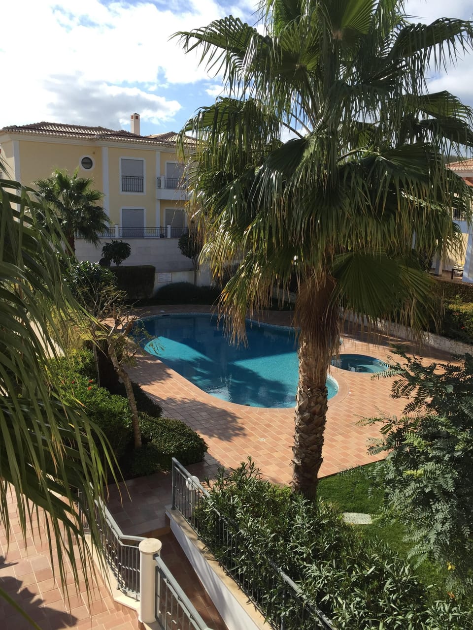 Pool & jacuzzi area in lush well maintained gardens/ sun loungers provided 