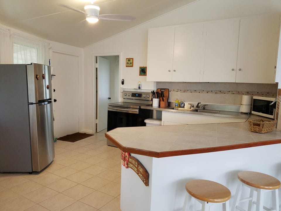 Kitchen in Mauka Bungalow