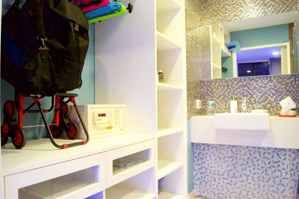 walk in wardrobe, safe