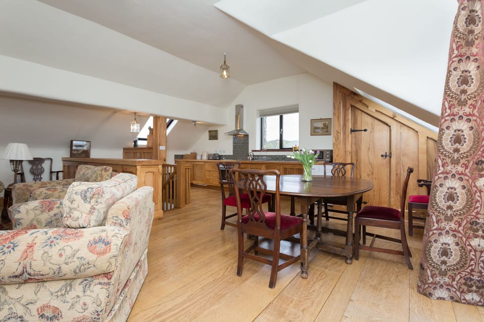 Open plan dining area and kitchen