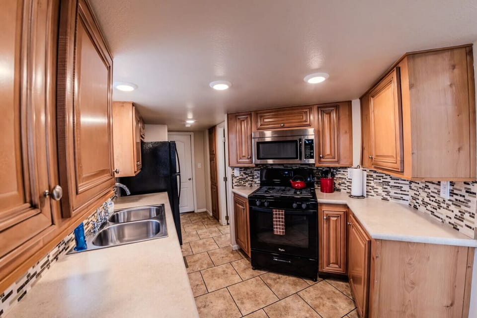 Fully-equipped kitchen