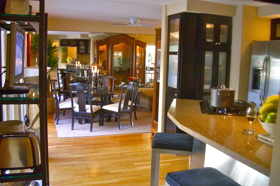 Kitchen/Dinning room/Family room that seats six comfortably. 