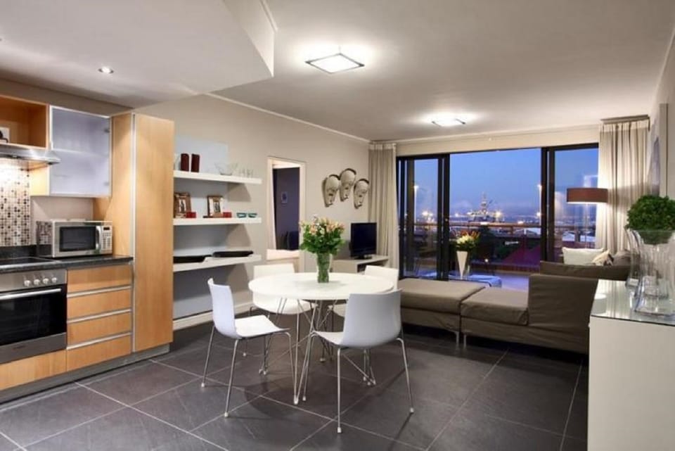 Dining & Living Area with Harbour view
