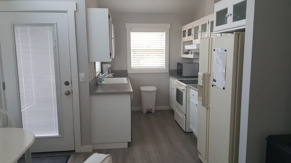 Fully equipped galley kitchen