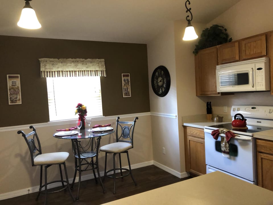 Fully equipped kitchen, fridge, stove, dishwasher, toaster, coffee maker, grill