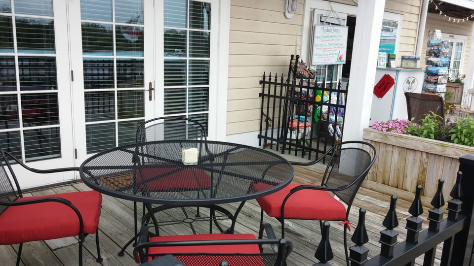 Front deck area by boardwalk