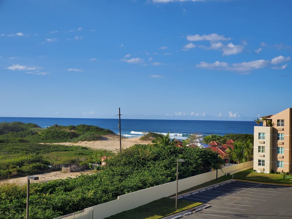 Penthouse Suite Private Patio Beach View!