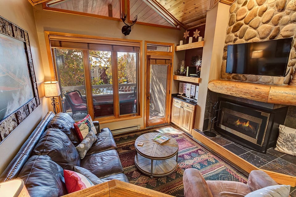 Living Room with gas fireplace