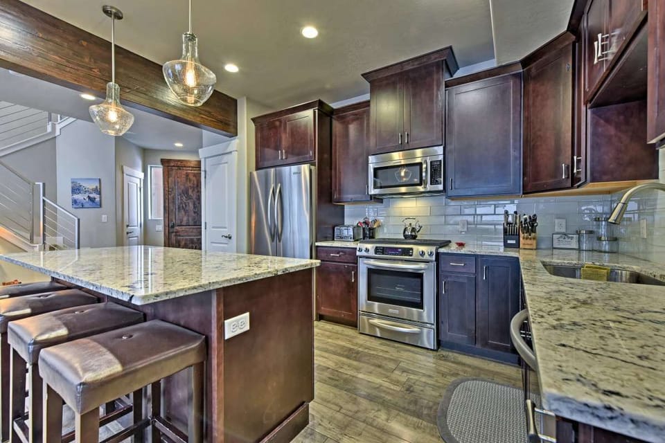 Fully stocked modern kitchen w/ everything you need to prepare fabulous meals. 