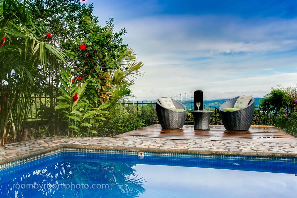 A refreshing splash pool (3mx4m) is perfect to cool off.