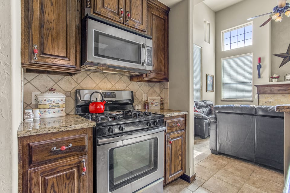 Gas range, microwave 