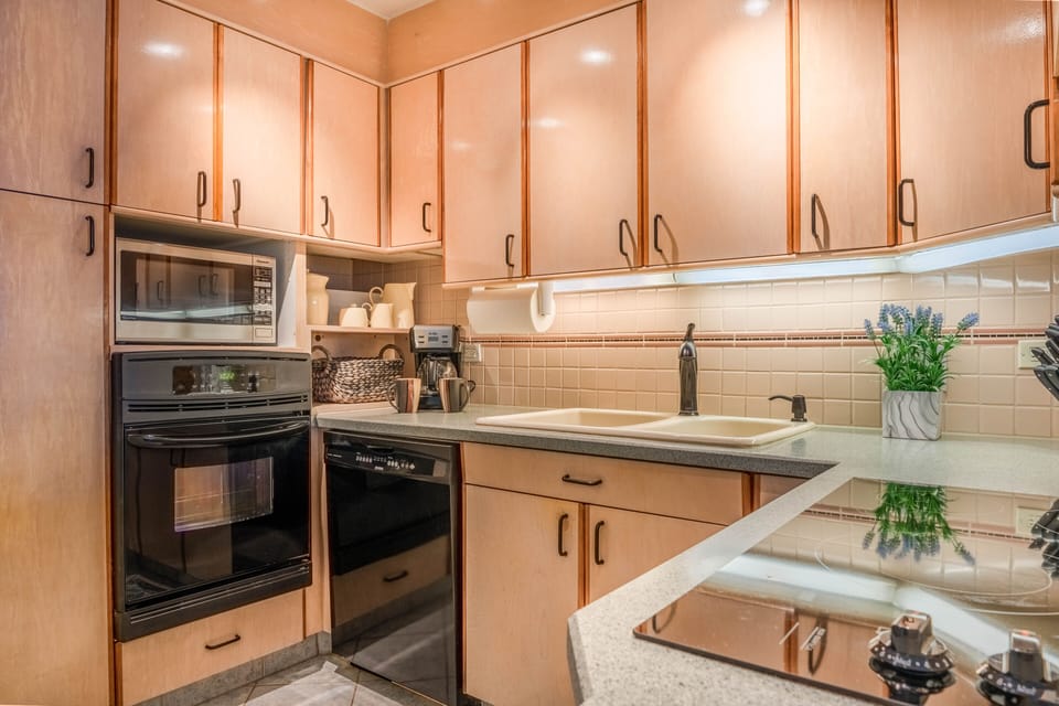 Island Sands 512 Kitchen
