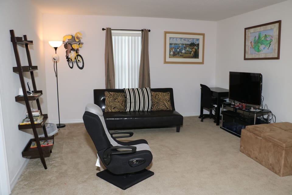 Upstairs Family/Entertainment Room