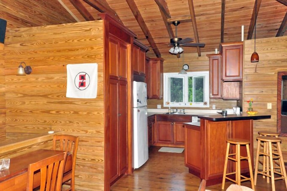 kitchen / dining area