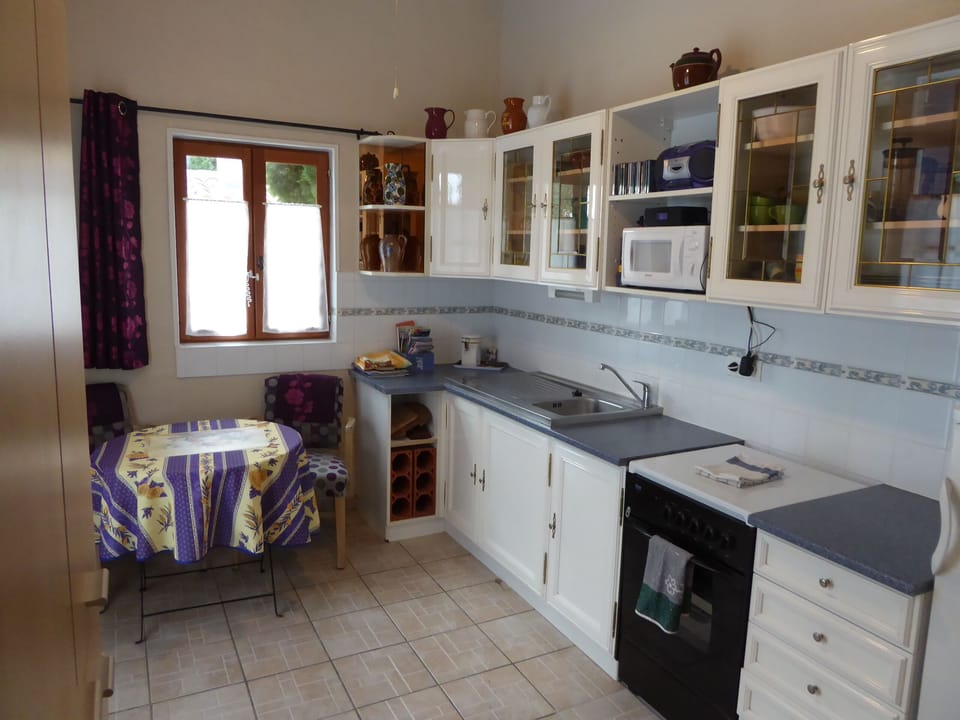 Kitchen/Dining