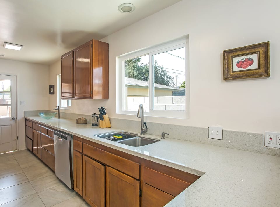 Kitchen - Double Sinks and Dishwasher