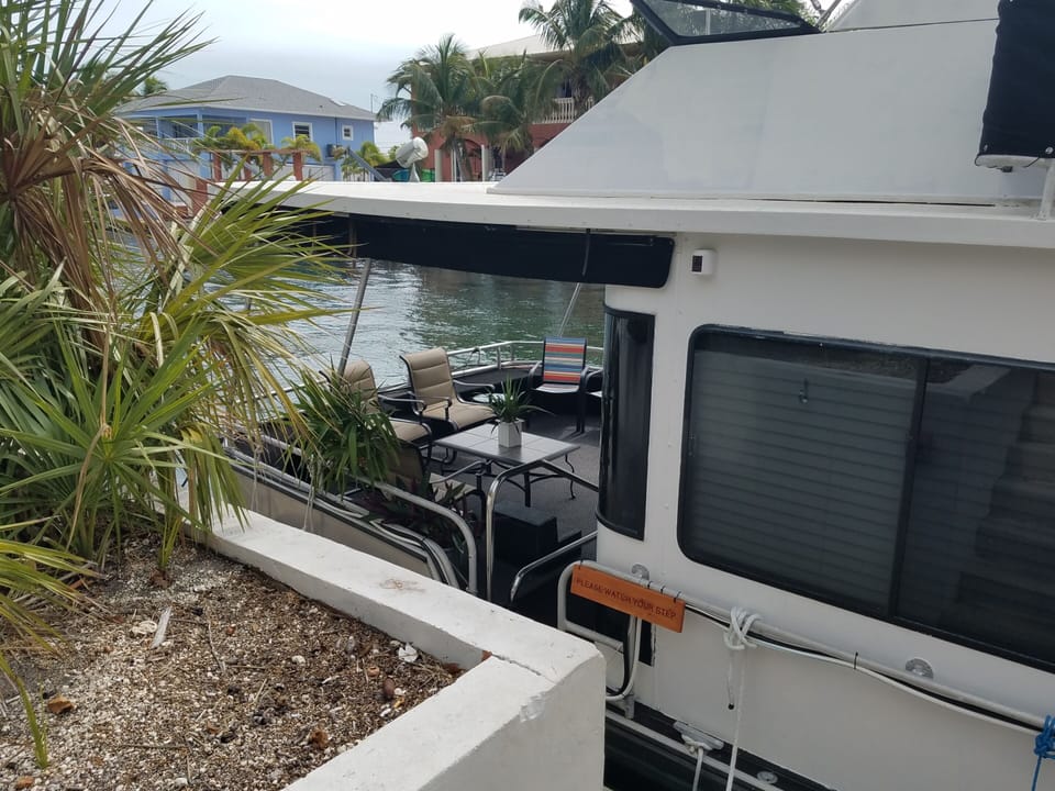 Front view of houseboat
