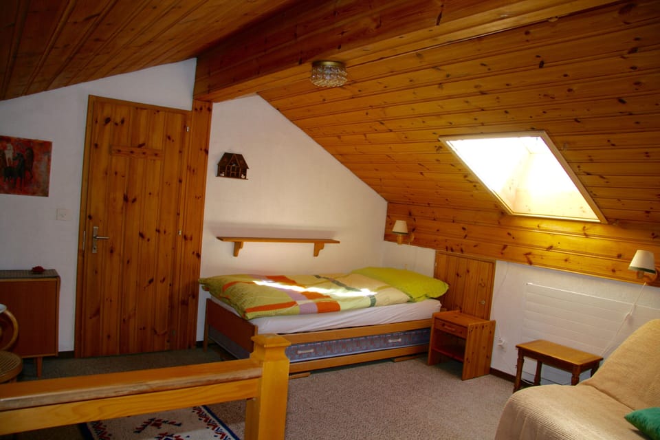 upstairs living/sleeping area (sleeping 1)