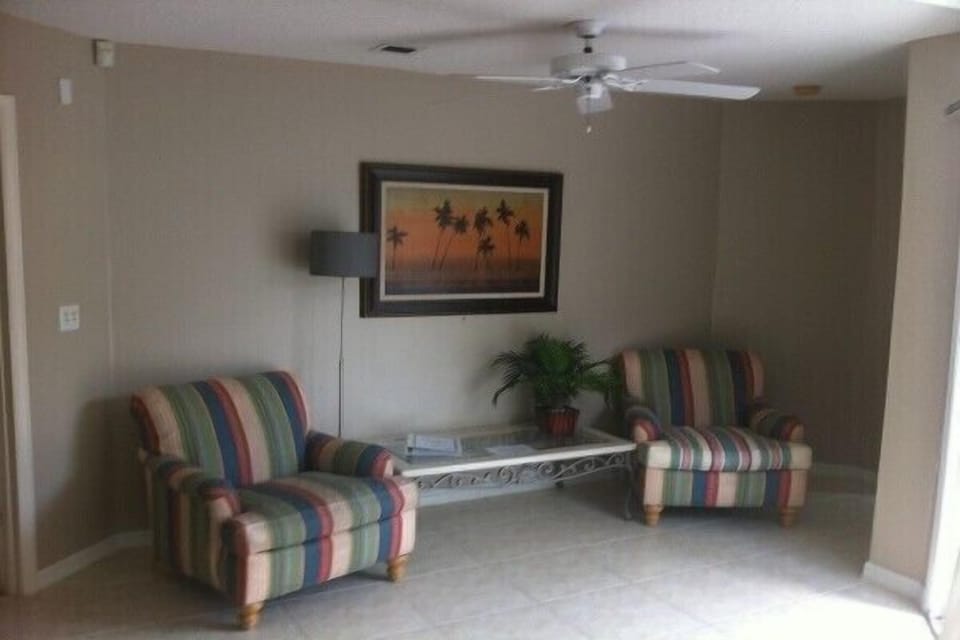 Additional Lounge
