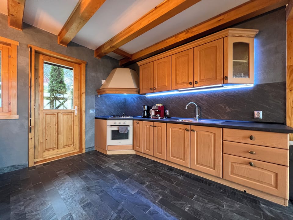 Updated kitchen. Electric oven, stove, dishwasher, espresso machine, blender, et