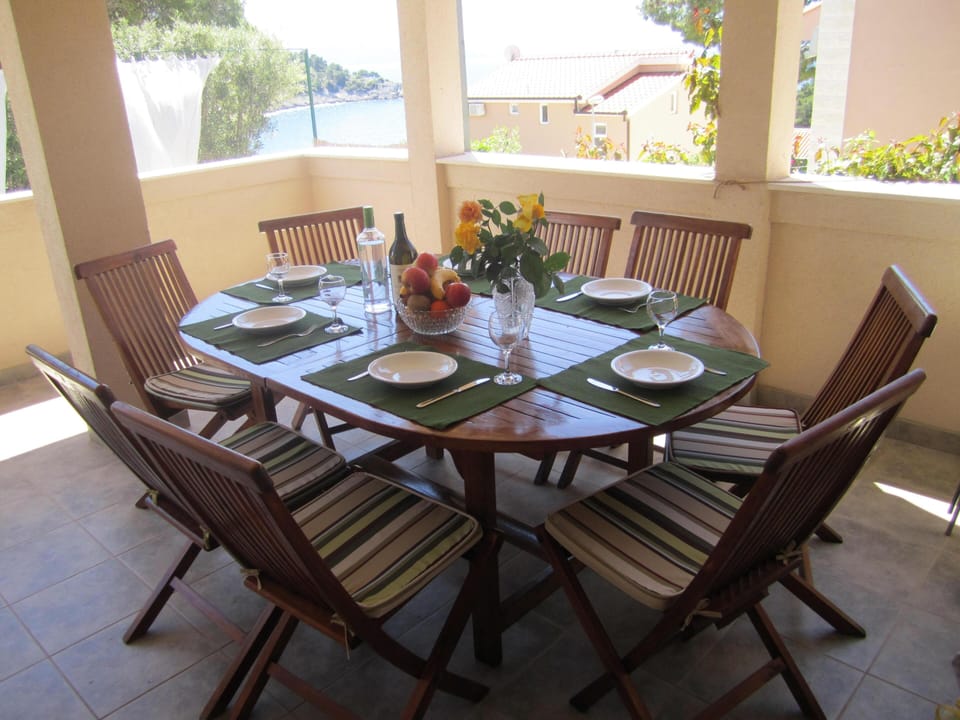 Outdoor table for 10