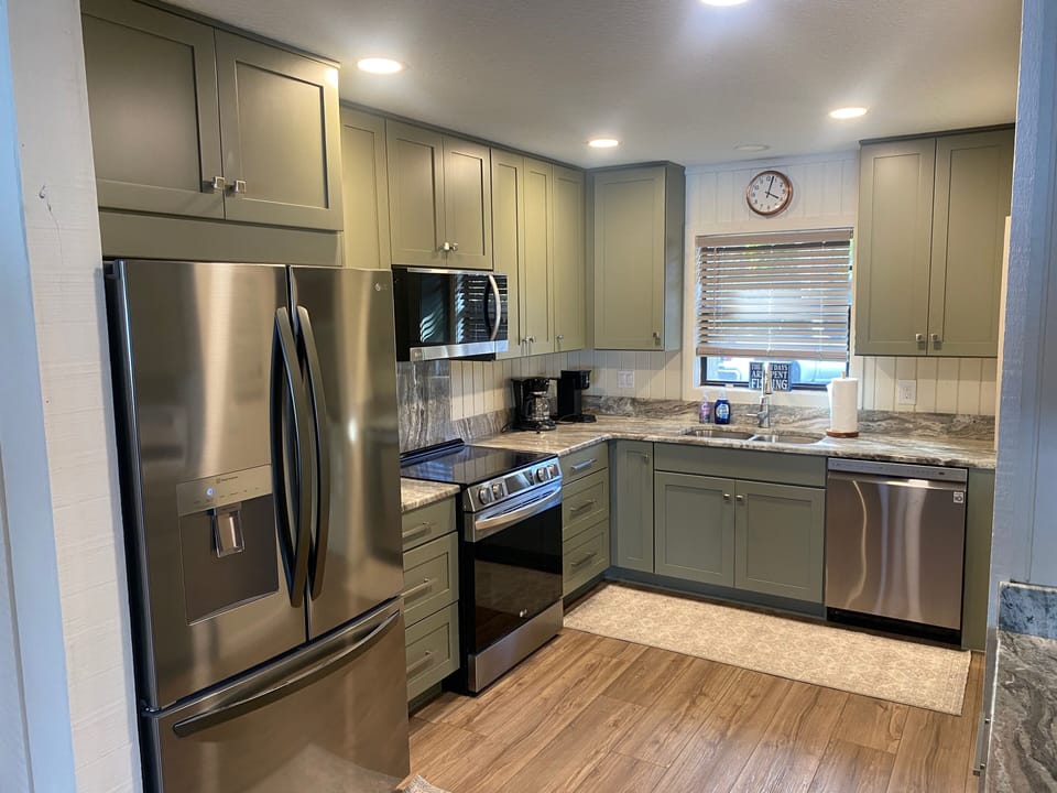 Fully stocked kitchen fully renovated in 2024 with new appliances & countertop