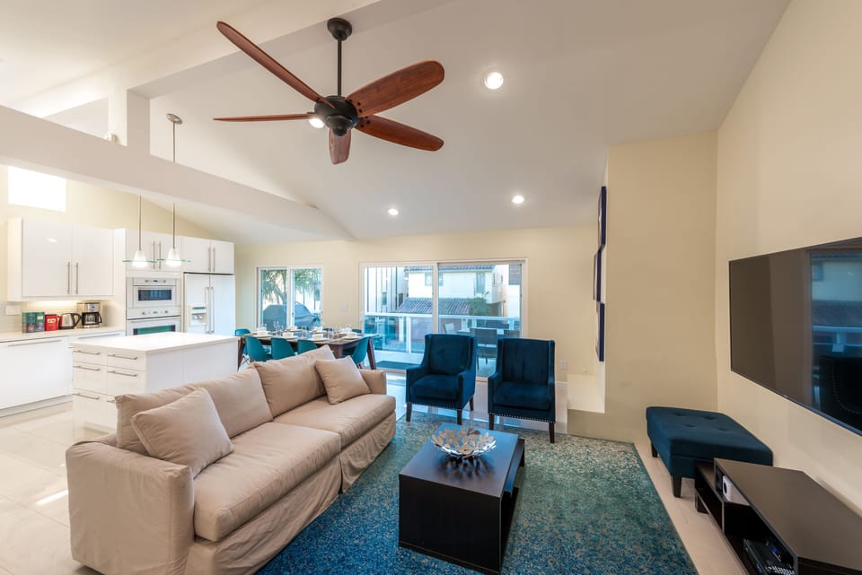 Upstairs Living Area