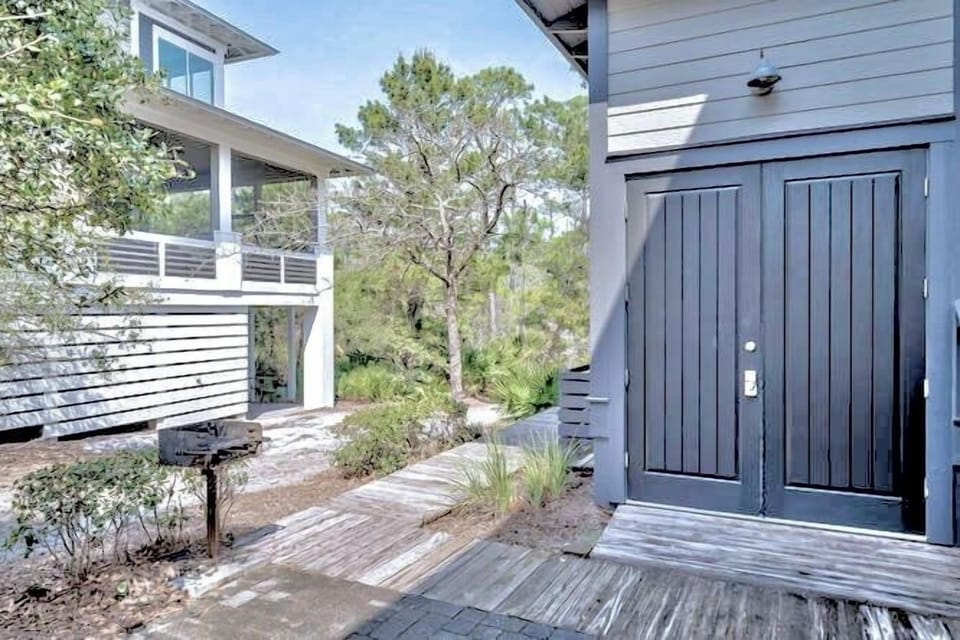 Driveway parking for 2 cars and grill