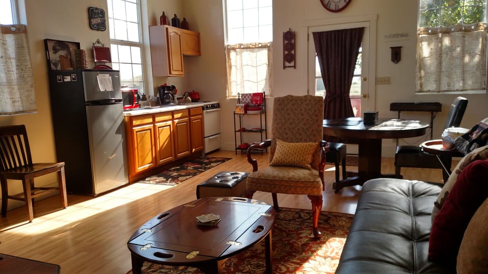 Library has a very functional kitchen, with microwave, coffee maker, toaster,..