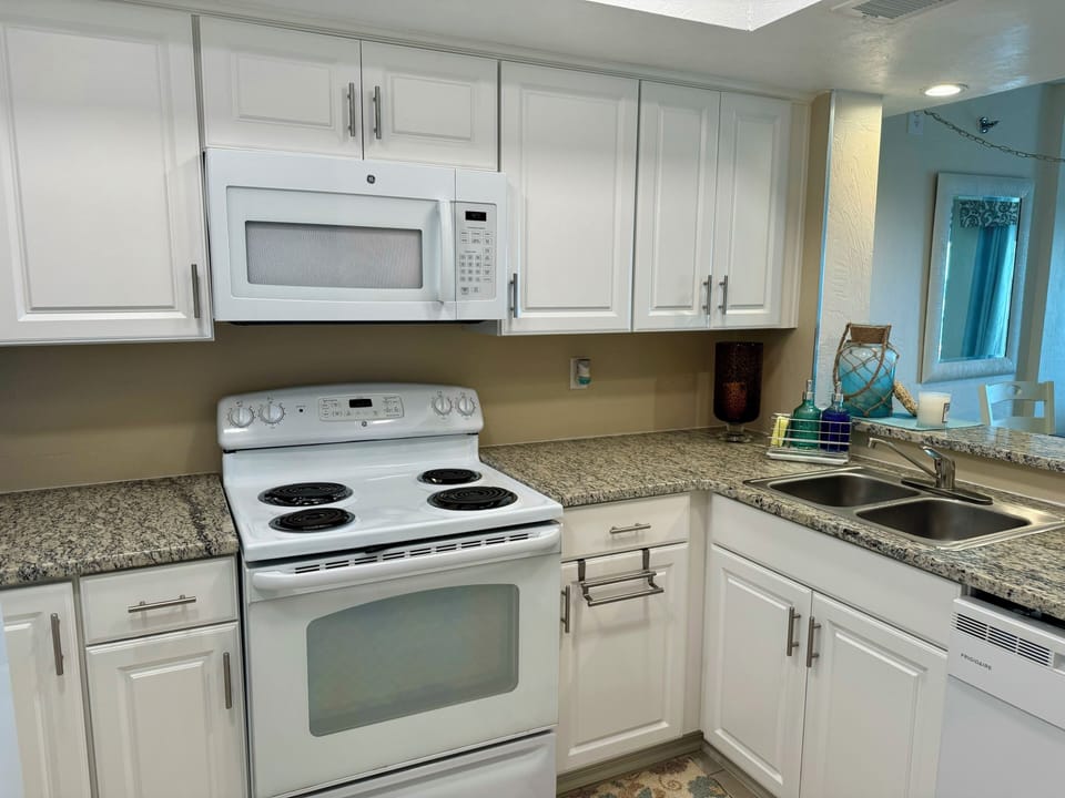 Plenty of room to enjoy a meal at home