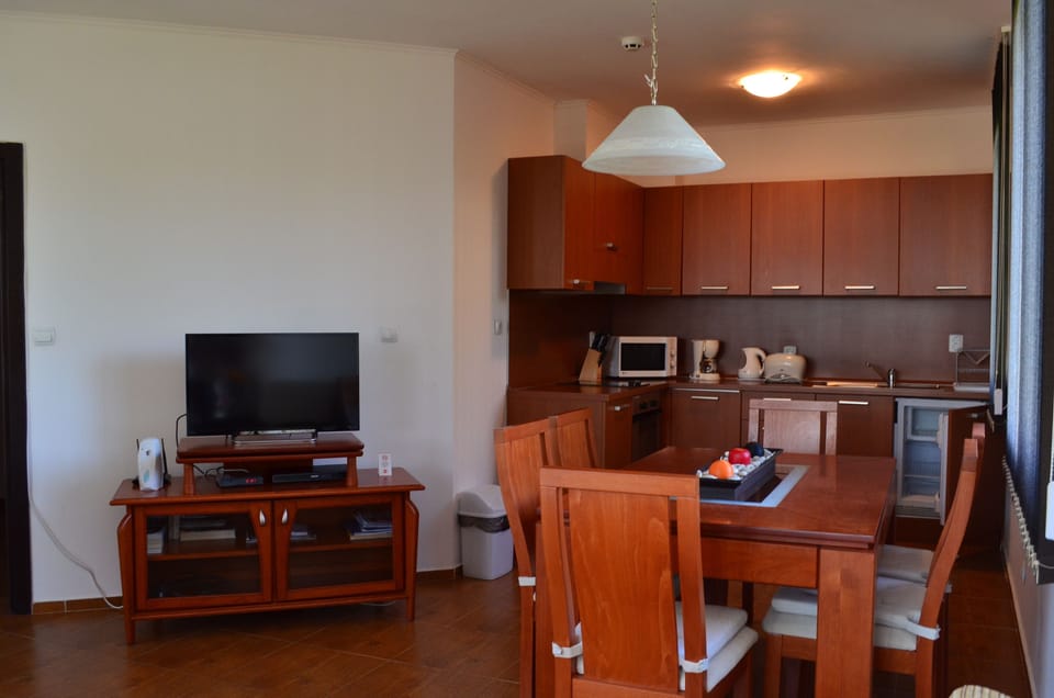 TV with wide range of programing and WiFi internet.
