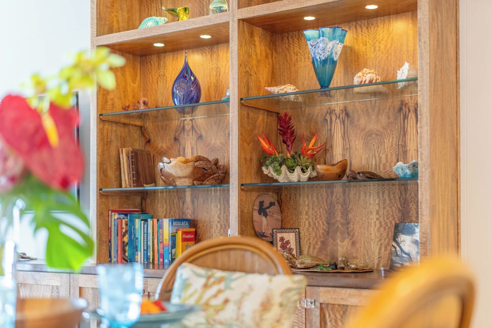 Lauloa 409 Custom bookcase