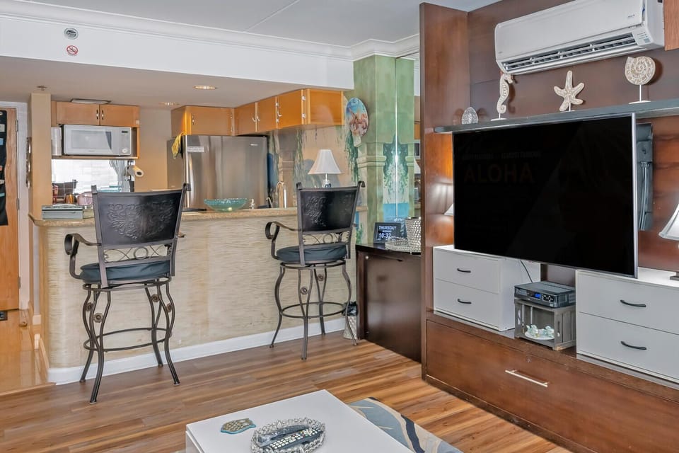 LIVING ROOM WITH SMART TV
