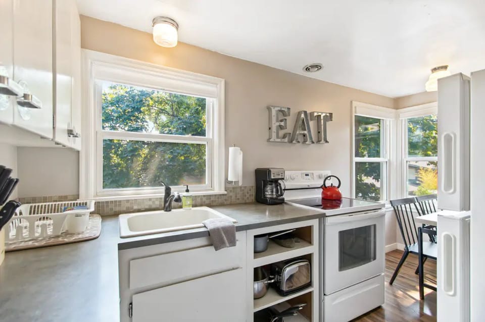 full kitchen