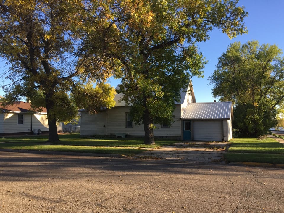 Front View of Home - before it was repainted.