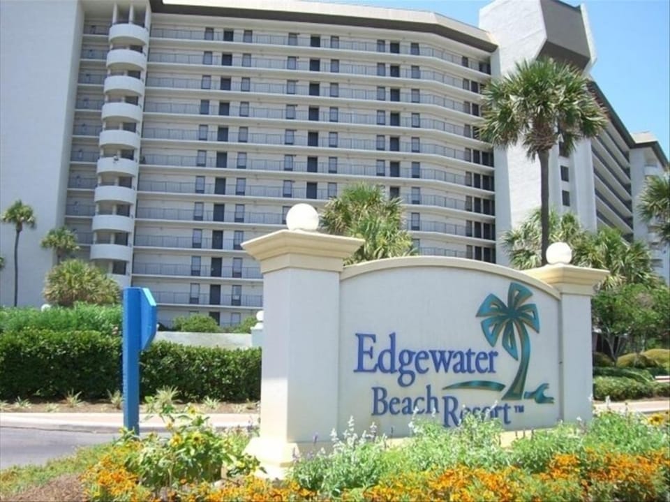 Luxury 2 Bedroom Condo in The Only Full Service Oceanfront Resort in Panama City