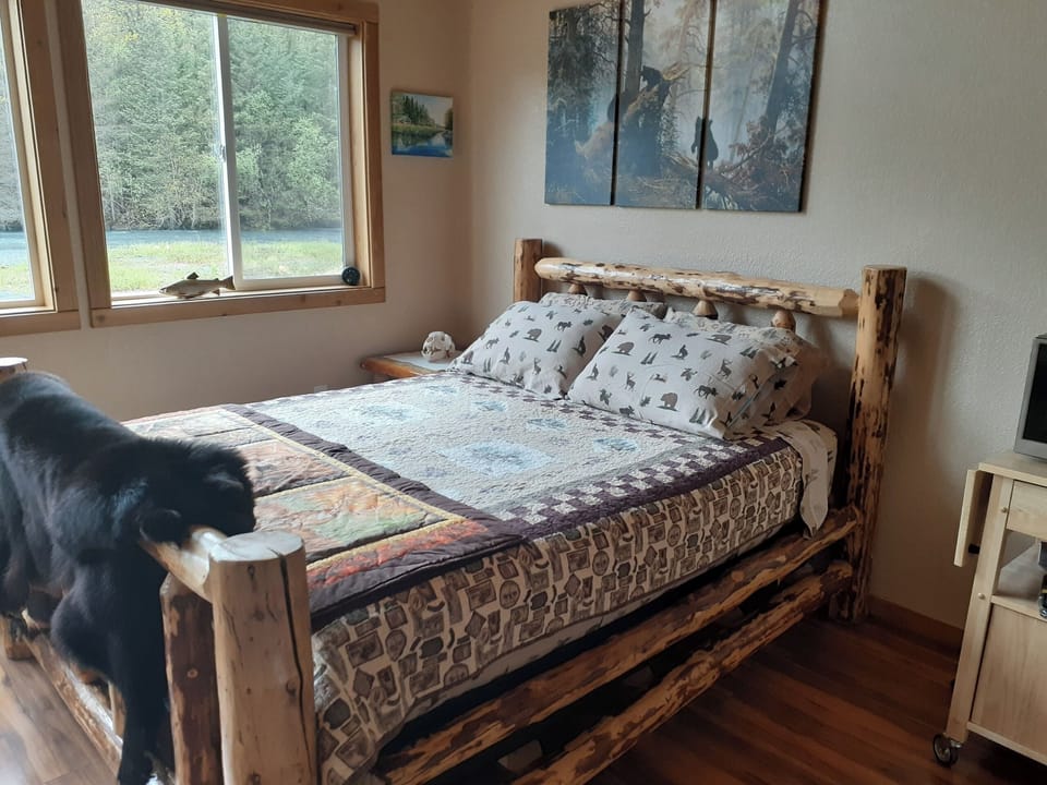 Cozy queensize bed