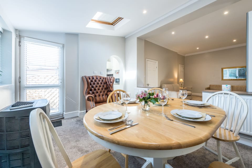 Dining room table