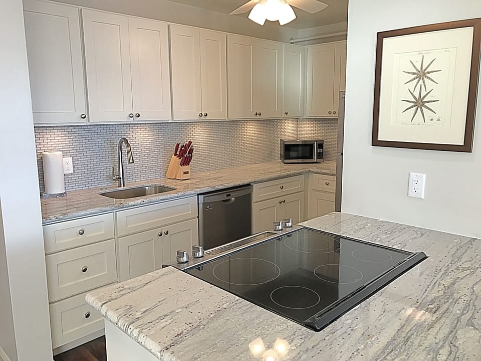 Brand new, upgraded kitchen with stainless steel appliances & soft close cabinet