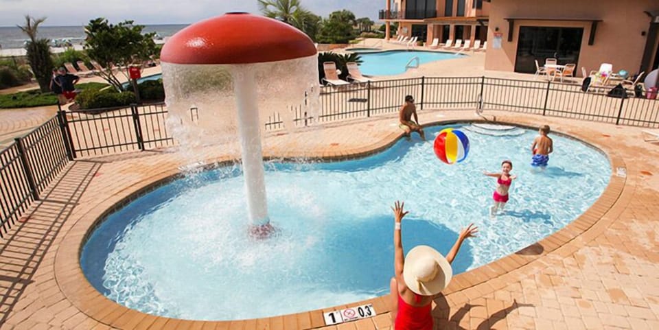 New enclosed kiddie pool with mushroom