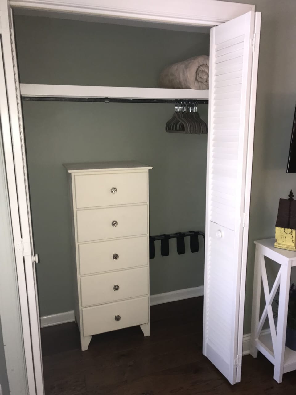 additional blankets and lots of high quality clothes hangers 