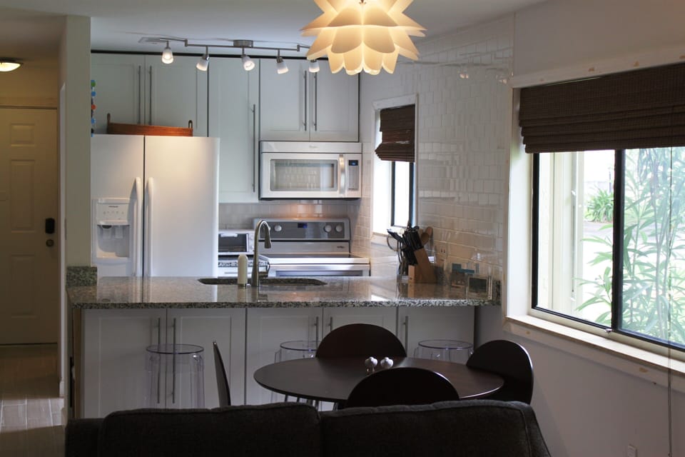 Breakfast bar seats 3