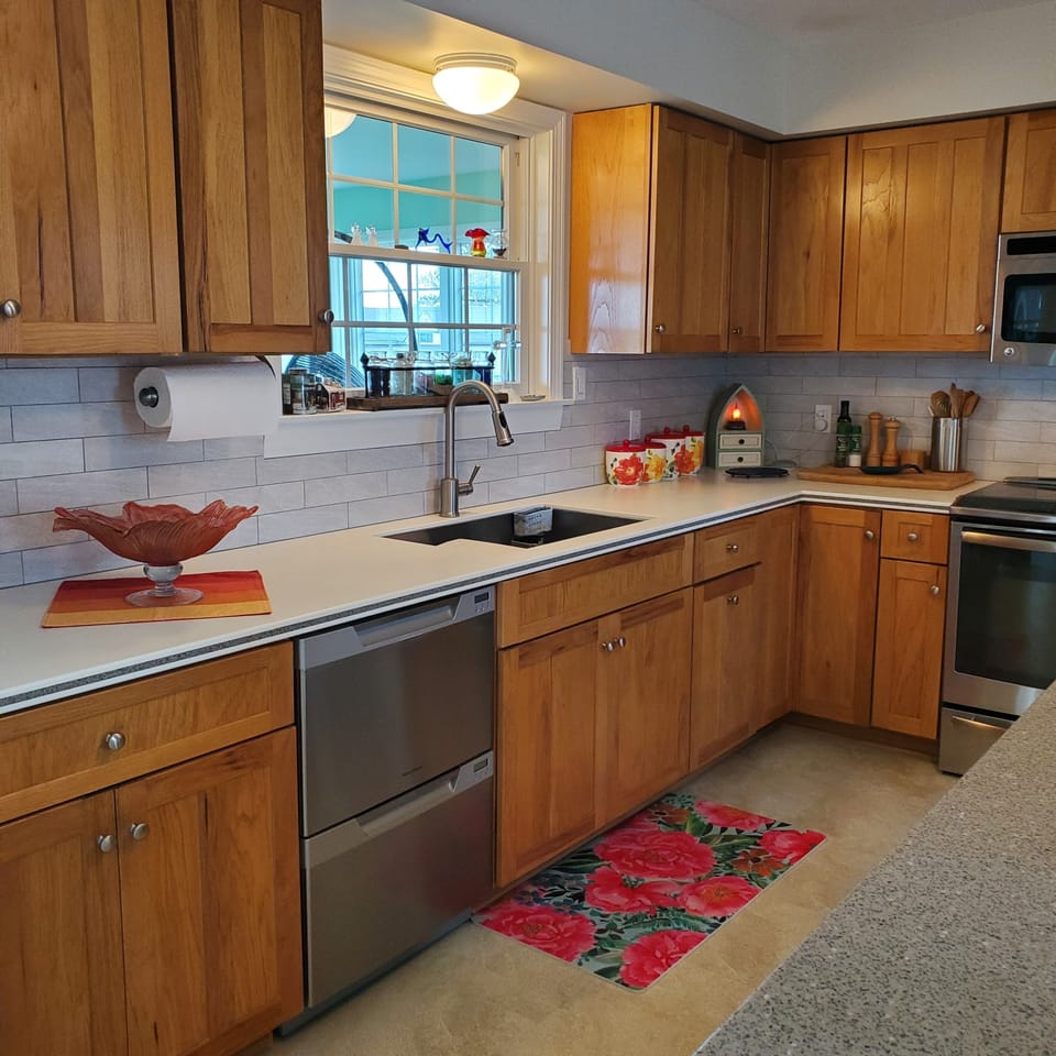 There's plenty of counter space, too!