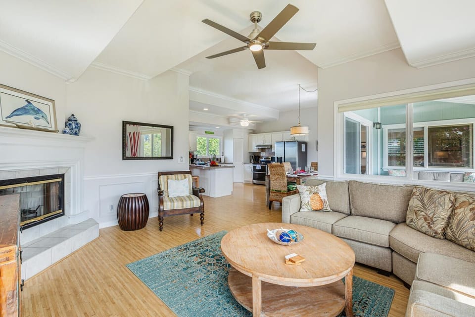 Upstairs Living Area