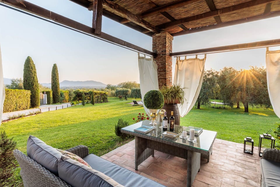 Patio in the garden the Tuscany holiday house