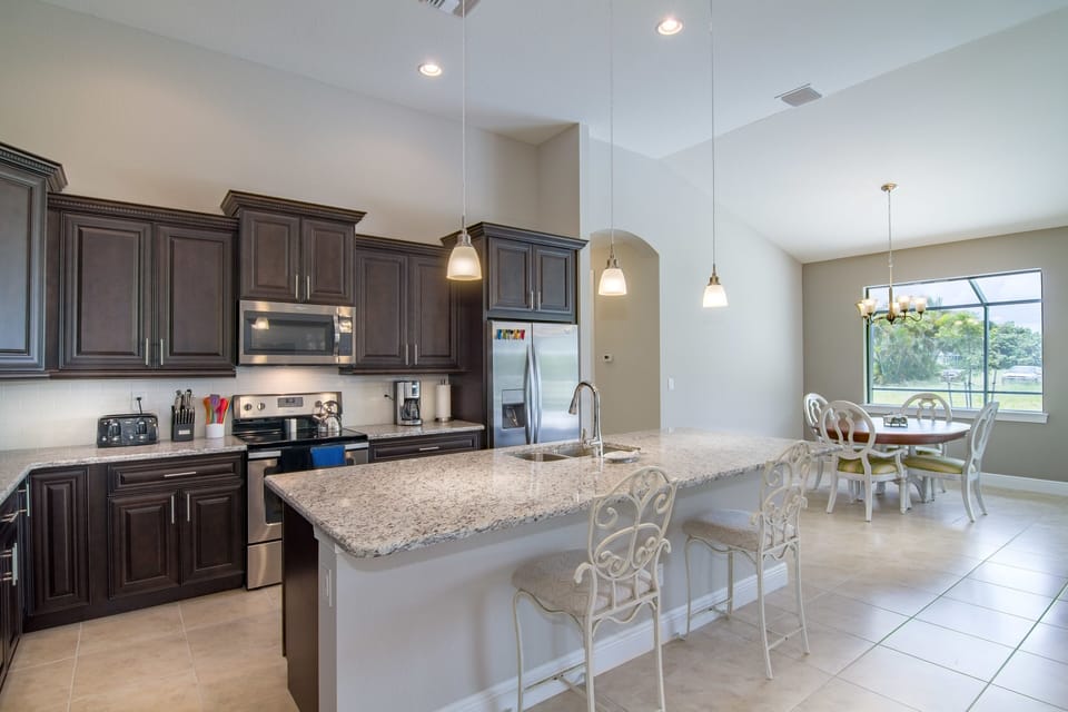 Modern Kitchen ! New Appliances Granite Counter