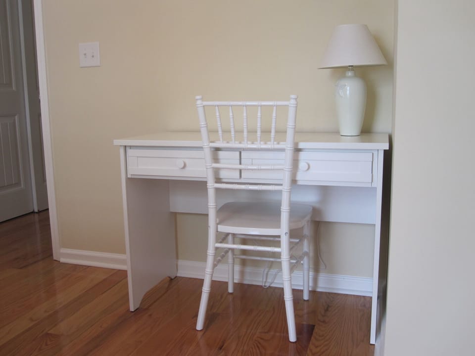 Bedroom #1: Desk
