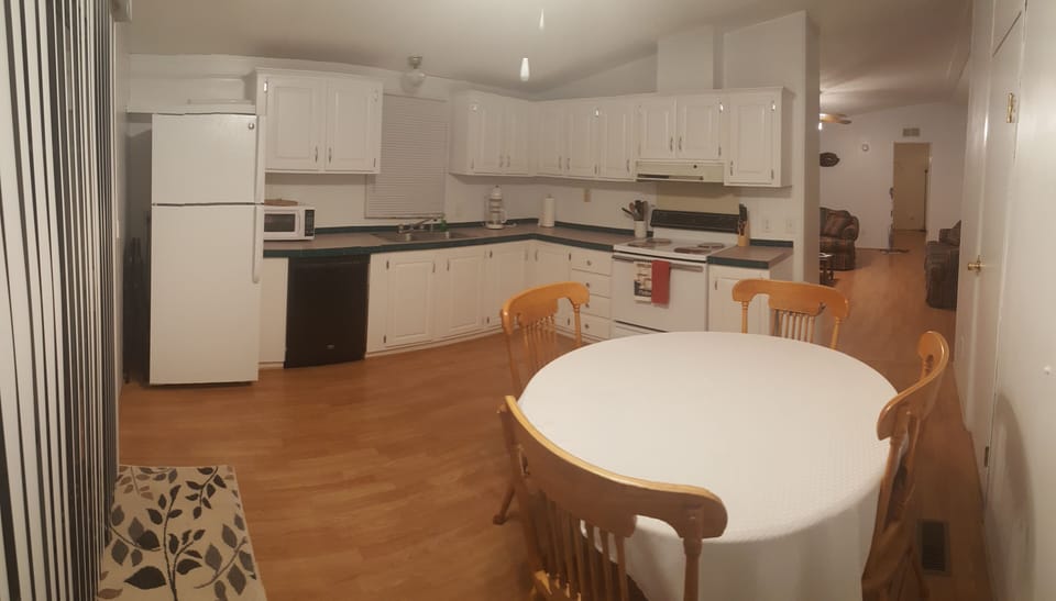 Fully furnished kitchen